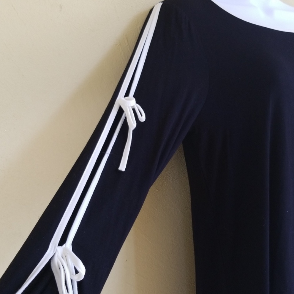 Cable & Guage Longsleeve Open Sleeve Blouse